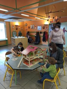 Visite de Séverine ROGEZ à l’atelier parents enfants