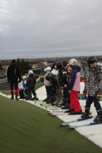 Les enfants des écoles primaires s’entraînent au ski !