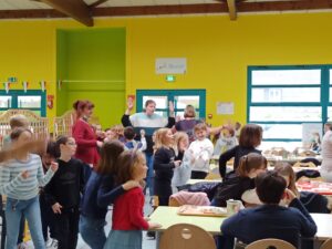 Ambiance dolce vita au restaurant scolaire