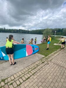 Les jeunes du CAJ font du paddle !