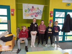 LES ANNIVERSAIRES AU RESTAURANT SCOLAIRE !