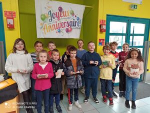 LES ANNIVERSAIRES AU RESTAURANT SCOLAIRE !