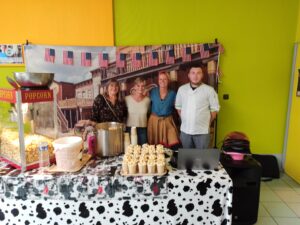 Ambiance USA au restaurant scolaire