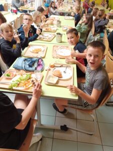 Ambiance USA au restaurant scolaire