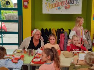 Repas entre nos aînés et nos jeunes