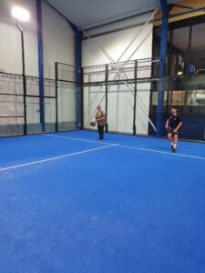 Une initiation au padel réussie