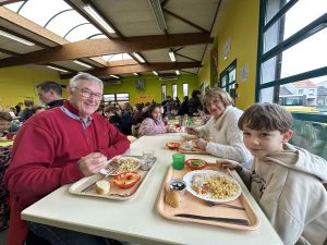 Repas intergénérationnel