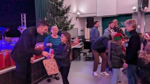 Distribution de colis de Noël