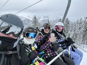 Les jeunes du CAJ au ski
