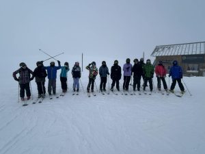 Les jeunes du CAJ au ski