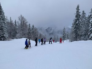 Les jeunes du CAJ au ski