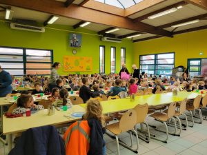 Pâques au restaurant scolaire