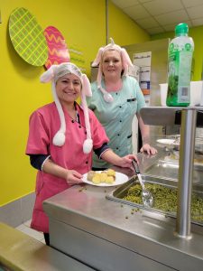 Pâques au restaurant scolaire