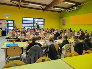 Pâques au restaurant scolaire