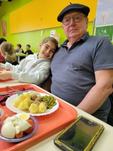 Pâques au restaurant scolaire