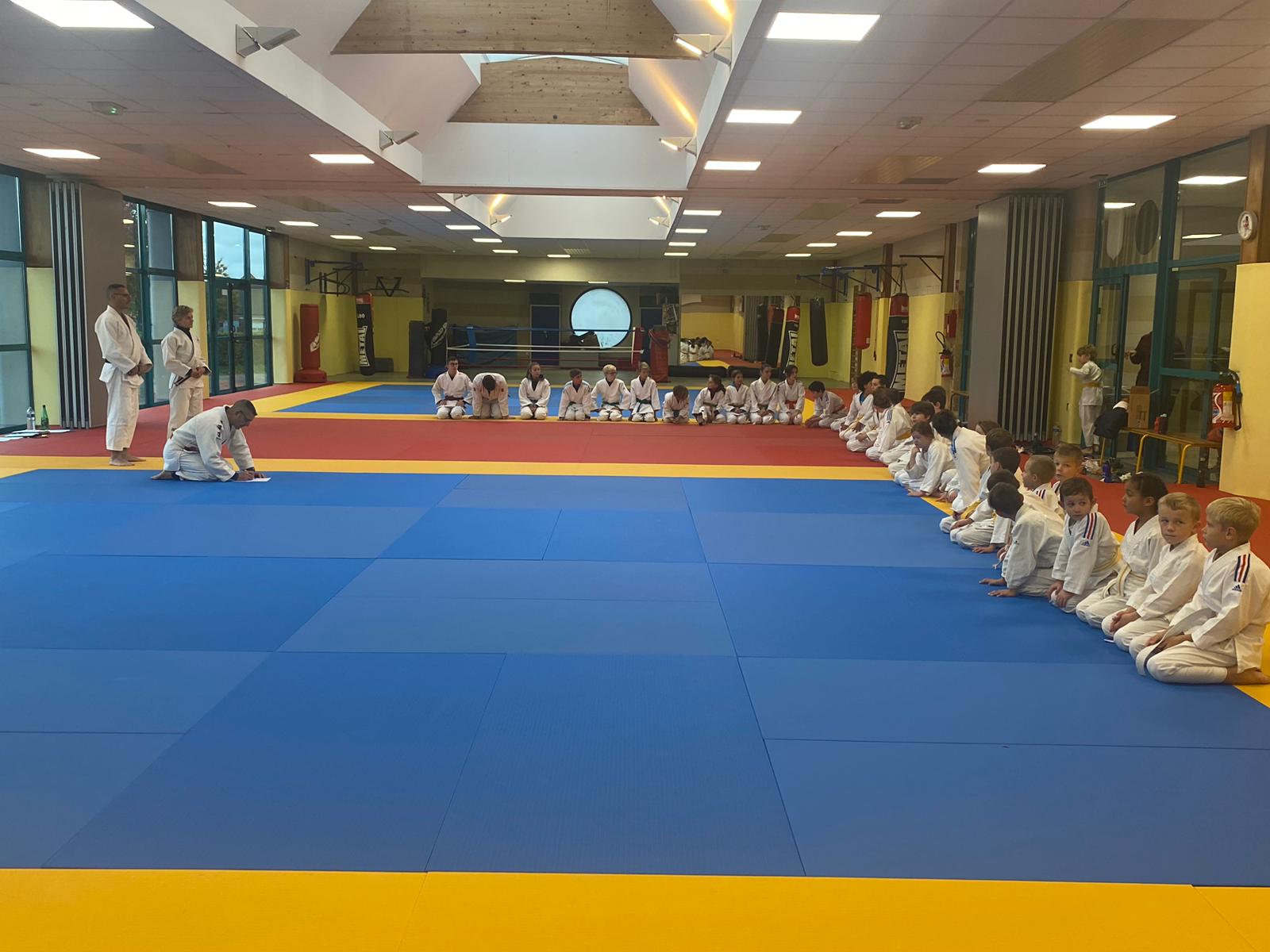 Les JEUNES du JUDO CLUB en STAGE